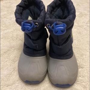 Toddler boys snow boots , perfect condition!
